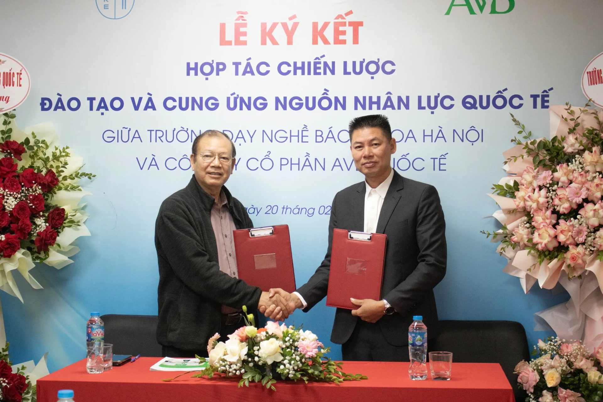 Lễ ký kết hợp tác giữa AVB và Trường nghề Bách Khoa