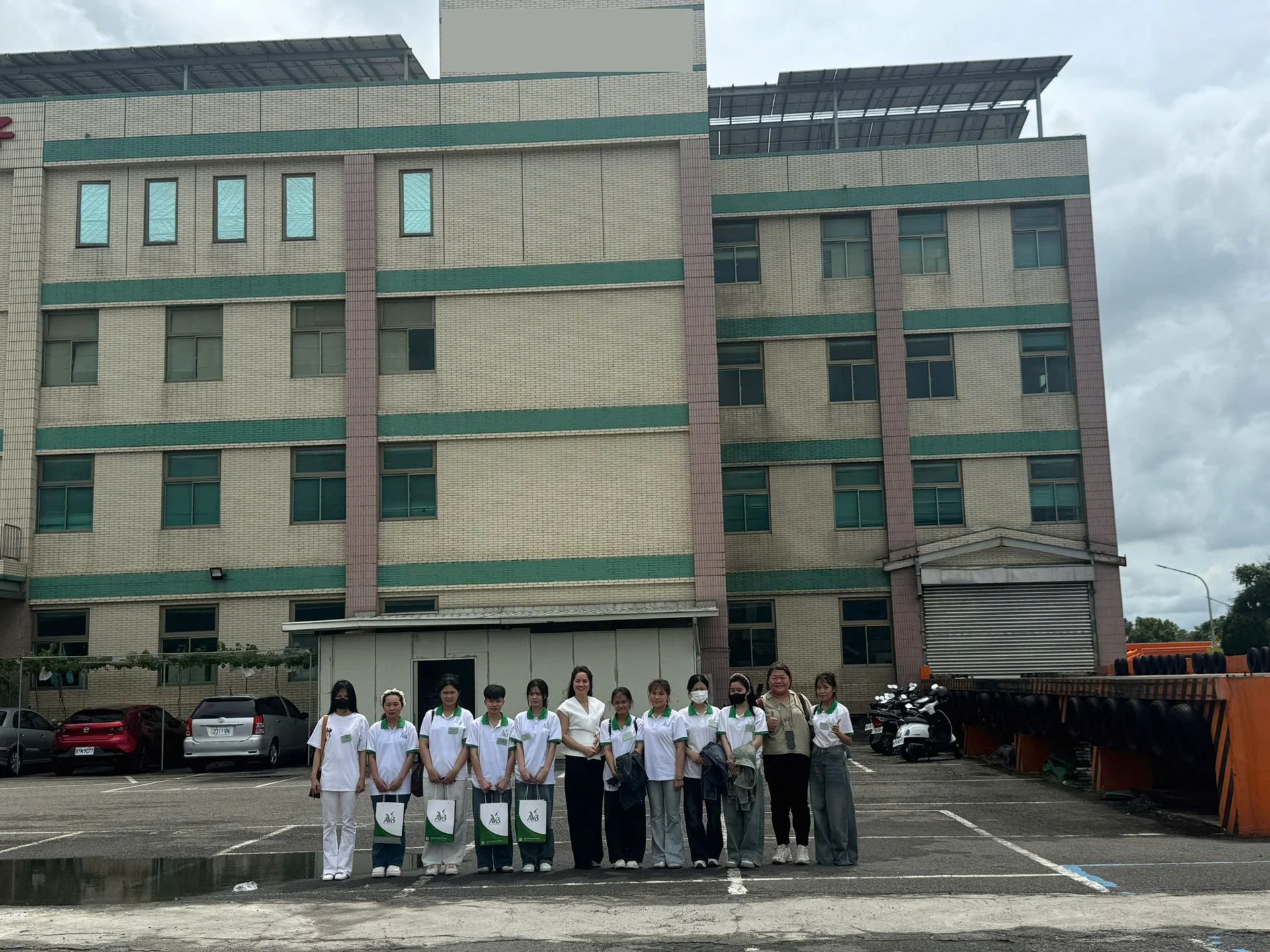 Lãnh đạo AVB thăm người lao động và học sinh tại Đài Loan